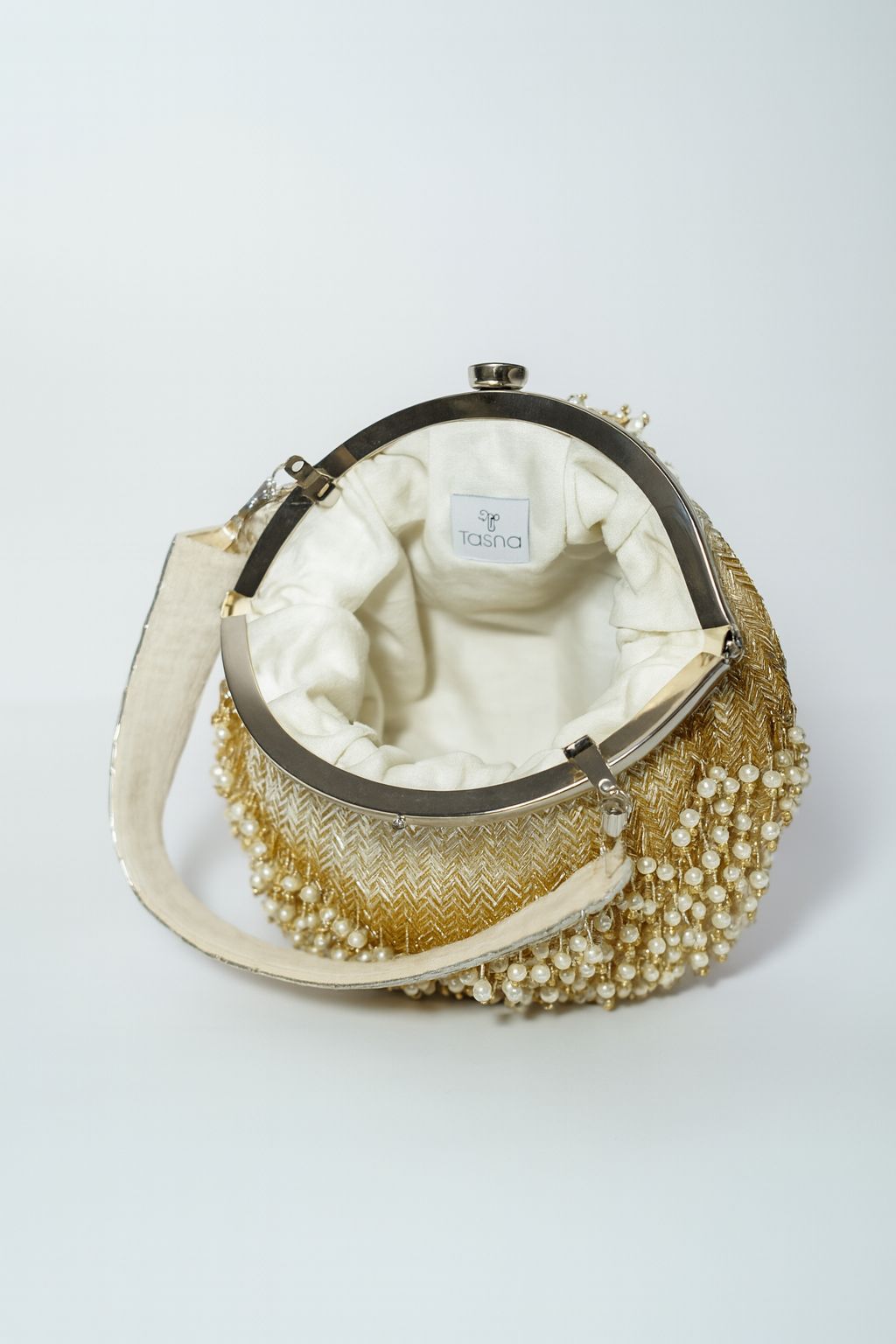 Peral Fringe Clutch