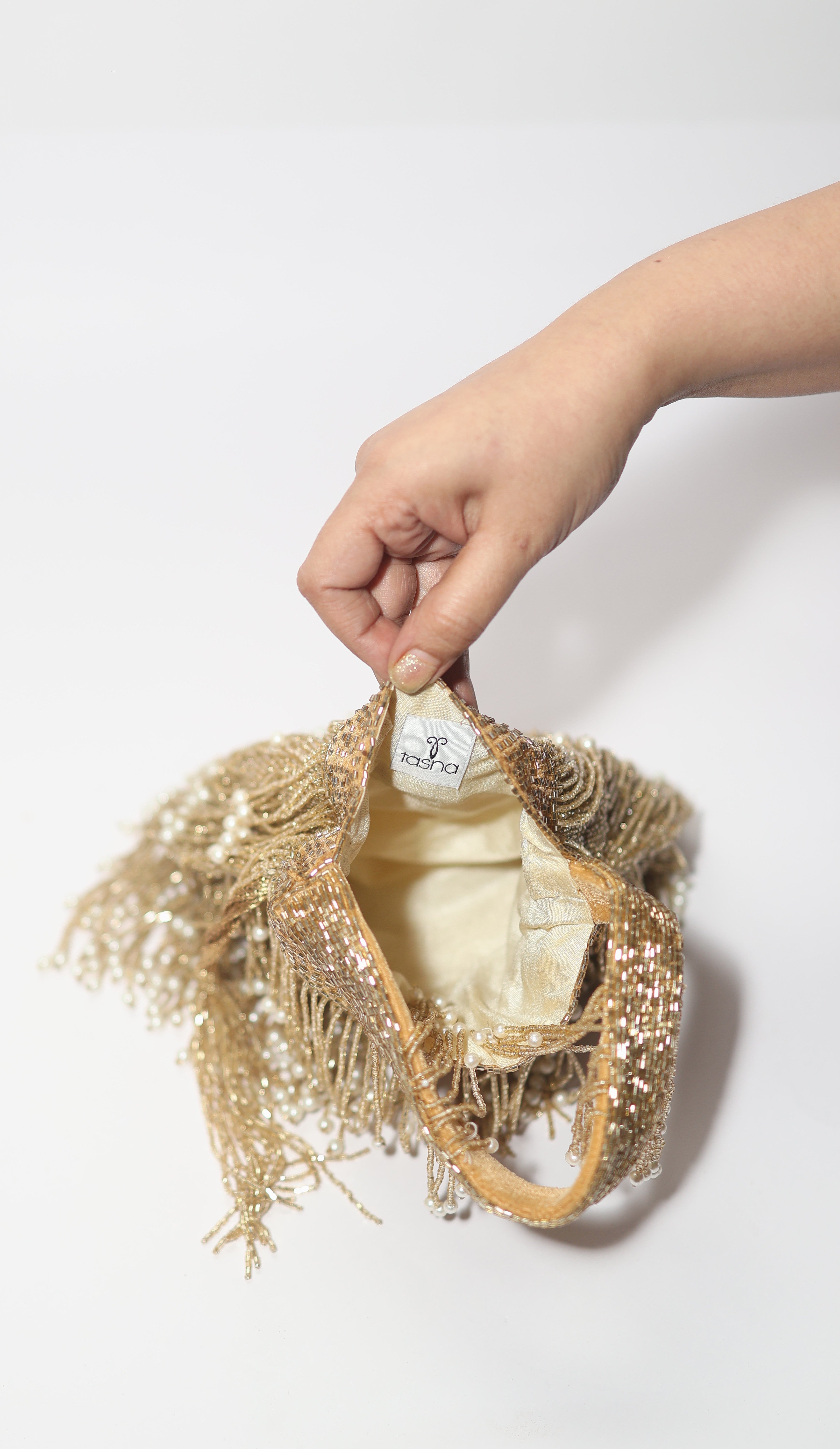 Embellishe tassle potil